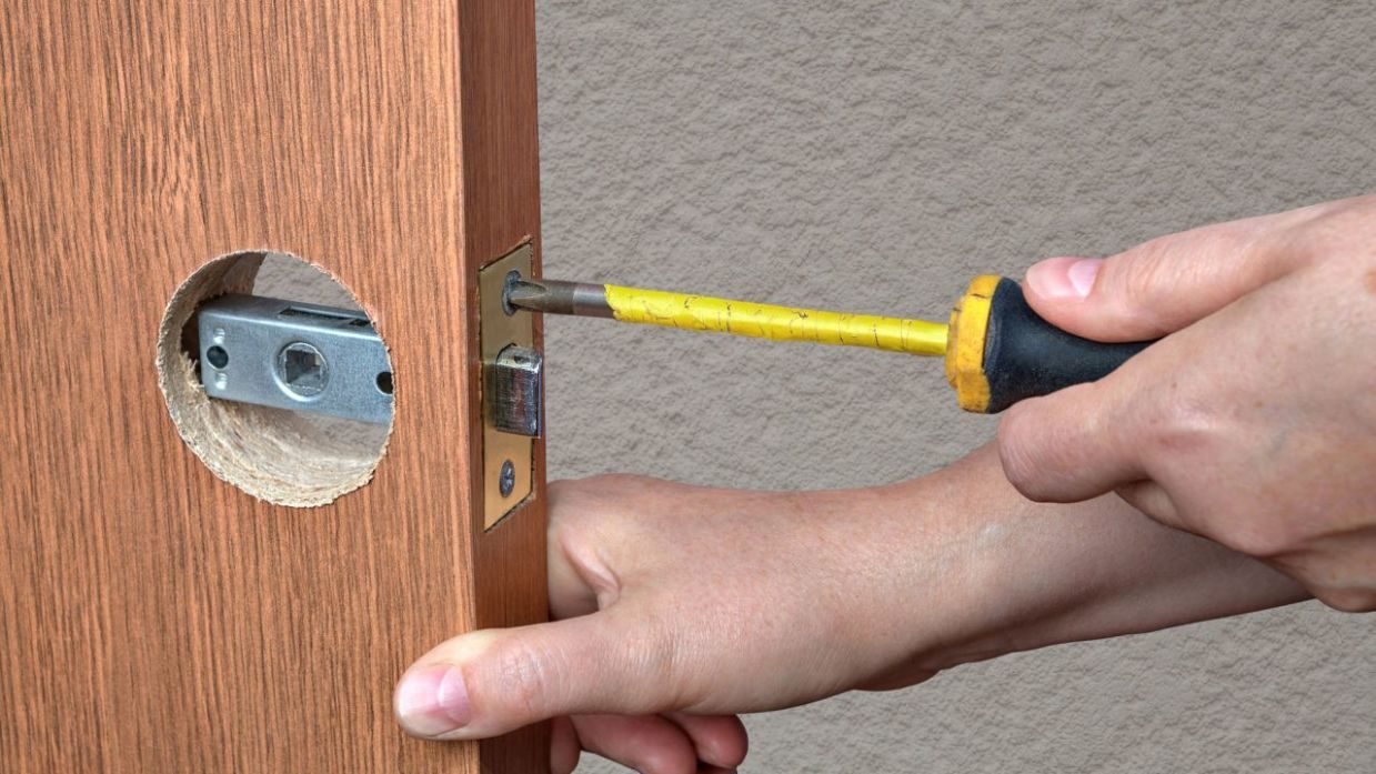 Door Latch Stuck How to Get Your Door Open Goodfellow Locks